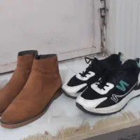 کفش بوت و کتونی در حد ۲ جفت سایز ۴۳ و ۴۴
