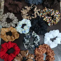 کش موی پارچه ای در رنگبندی متنوع به صورت عمده|زیورآلات و اکسسوری|رشت, جانبازان|دیوار