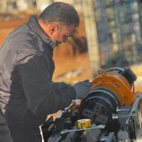 اپراتور دستگاه رزوه