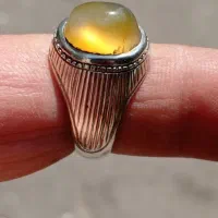 عقیق زرد طبیعی زیبا و خوش رنگ با رکاب دست ساز