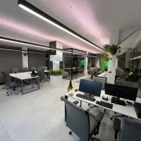 منشی و آبدارچی