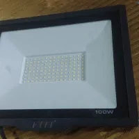 پرژکتور با نور لایت بسیار قوی با ۵مترکابل