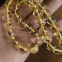 تسبیح کهربا حشره دار
