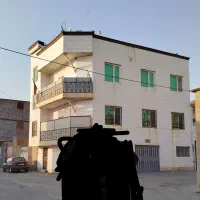 خانه سه طبقه طبقه اول پارکینگ و دو طبقه مسکونی