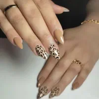 خدمات واموزش کاشت ناخن|خدمات آرایشگری و زیبایی|قم, آزادگان|دیوار