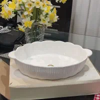 تعدادی ظروف کاربردی  و دکوری سرامیکی  با جعبه  ،