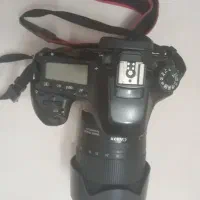 دوربین کنون۸۰Dبا سه پایه وکارت حافظه