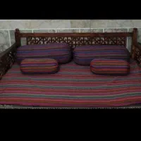 تولید انواع پشتی سنتی تشک سنتی