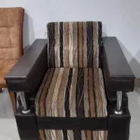 مبل هفت نفره به همراه میز وسط و ۳ عدد عسلی