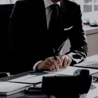 «استخدام مدیر املاک حرفه ای»