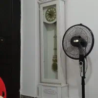 ساعت ایستاده سالم و تمیز بدون خط و خش