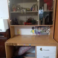 کتابخانه ومیز