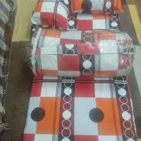 ۲ عدد تشک تک نفره با ۲ عدد بالشت واسه جهاز