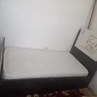 تختخواب وتشک درحده نو وشلف لوازم تحریر|تخت و سرویس خواب|تبریز, |دیوار