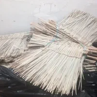جارو دستی حصری از نخل های اهواز