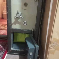 گاوصندوق دوطبقه کار کرده|ابزارآلات|شاهین دژ, |دیوار