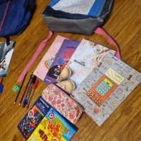 کوله پشتی  و لوازم التحریر و جامدادی