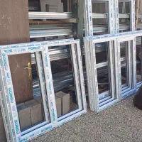 کارگر ساده و مونتاژ کار پنجره upvc