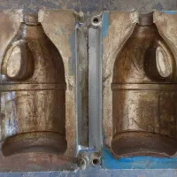 قالب مایع سفید کننده ۷۵۰cc - 3/5 - 4 لیتری|ماشین‌آلات صنعتی|پاکدشت, خاتون آباد|دیوار