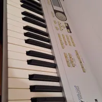 ارگ korg triton le