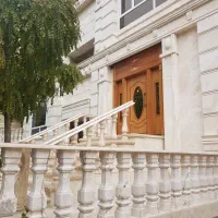 110-متر-سالن-پرده-خور-نوساز-بلوار-فردوس