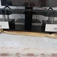 میز تلویزیون شیشه ای