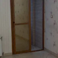 درب و پنجره آلمینیومی سالم در حد نو|عمدهفروشی|رشت, صفاری|دیوار