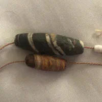 یک بندمهره کهنه قدیمی که اکثرا روی کلنگی  پیدا شدن