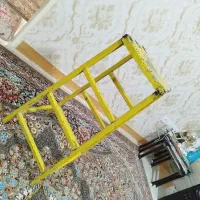 چهار پایه فلزی