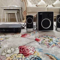 دی ویدی|پخش‌کننده DVD و ویدیو|رباط‌کریم, رباط‌کریم|دیوار