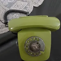 تلفن قدیمی سبز قورباغه ای