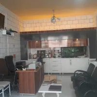 منشی دفتر و کارگرساده