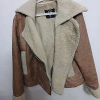 تعدادی لباس در حد نو و تمیز|لباس|فولادشهر, مسکن مهر فولادشهر|دیوار