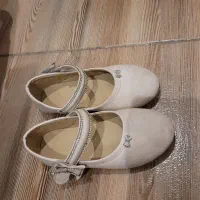 تعدادی کفش دخترانه وپاپوش نوزاد