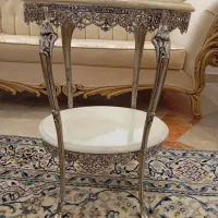 میز اینه و شمعدان