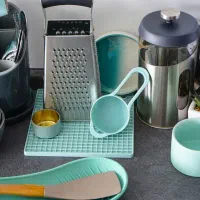 کارخانه تولید لوازم آشپزخانه (انبار و جمع آوری)آقا