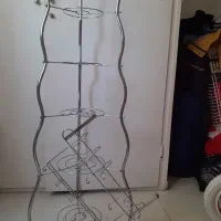 جا قابلمه ای و سبد سیب زمینی  و پیاز