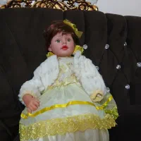 یک عدد عروسک
