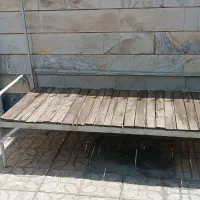 تخت اهنی