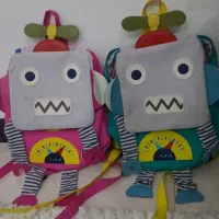 تعدادی لباس بچه و اغوشی و کاپشن و لباس بافت|کفش و لباس بچه|کرج, کمالشهر|دیوار