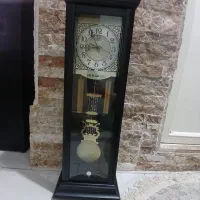 ساعت دیواری  بفروش میرسد