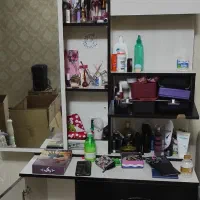 تخت ۱ نفره و میز آرایش|تخت و سرویس خواب|شیراز, شیشه‌گری|دیوار