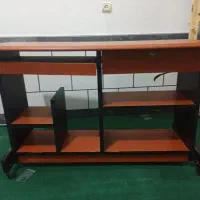 میز کامپیوتر در حد نو