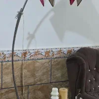 آباژور ایستاده