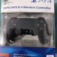 دسته پلی استیشن ۴ و سی دی لست آف اس ۱