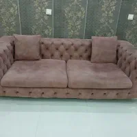 کاناپه ۳تفره جلوی تلویزیون