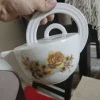 قوری و خورده ریز آشپزخونه