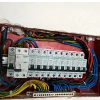 برقکار ساختمان به  استاد کار و نیمه ماهر  نیازمند