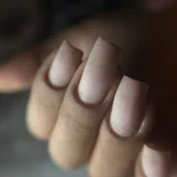 کاشت ناخن ۵۰۰ و لمینت ۳۵۰