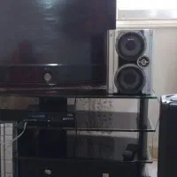 با سلام یگ عدد میز شیشه تلوزیون تمیز